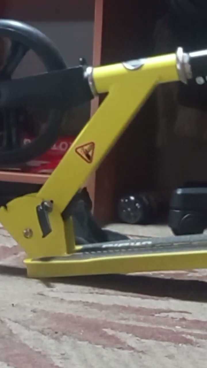 Как сложить самокат razor